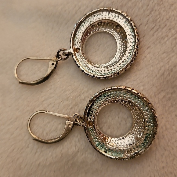3/$30 Vintage Mod Round Dangle Leverback Earrings - Picture 5 of 5